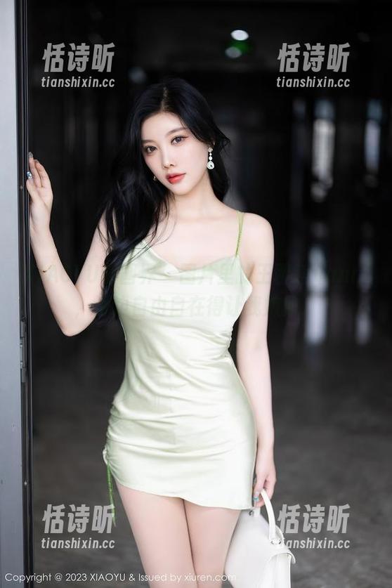 XIAOYU语画界 - 图片里的王馨瑶yanni，海边自由自在得让我嫉妒。