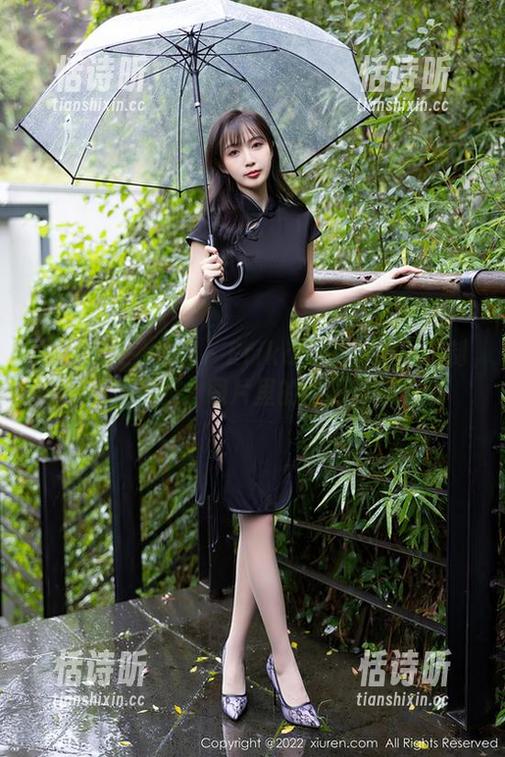 Xiuren秀人网 - Erikaki的白裙：定制的优雅，图片里的轻盈舞步