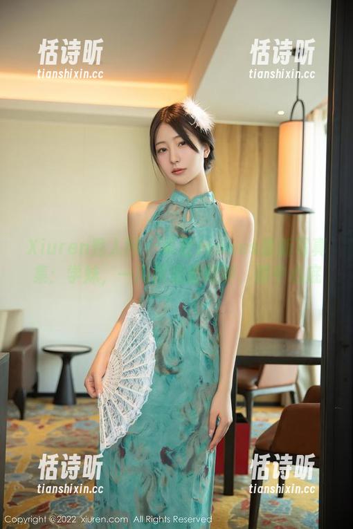 Xiuren秀人网 - 卓君Jeanes最新写真集：学妹，一闪而逝的眼神，戳中心底