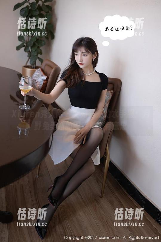 Xiuren秀人网 - 突如其来的水手服：月野兔美妞的图库里好有意思