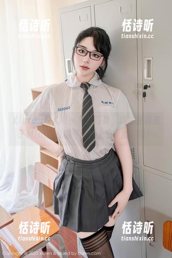 Xiuren秀人网-糯美子Mini Xiuren秀人网 - 黑白写真,这才是糯美子Mini给我的“没法上分”的期待!