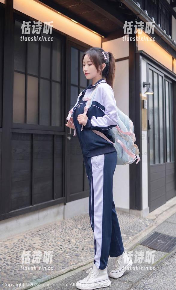 Xiuren秀人网 - 学妹陈巧蓓isabella，轻轻一转，美图资源都这般诱人。
