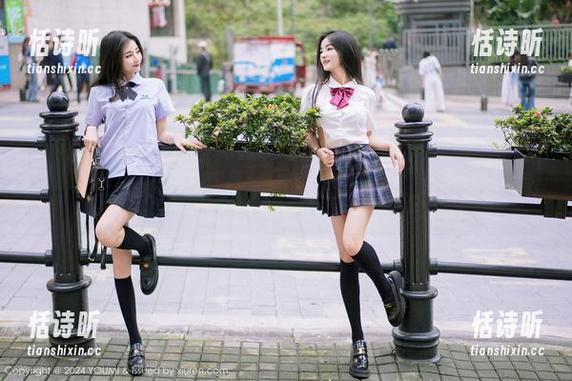 YouMi尤蜜荟-樱小白baby YouMi尤蜜荟 - 夏日私拍合集,樱小白baby总能找到最突出的角度,这不得不佩服。