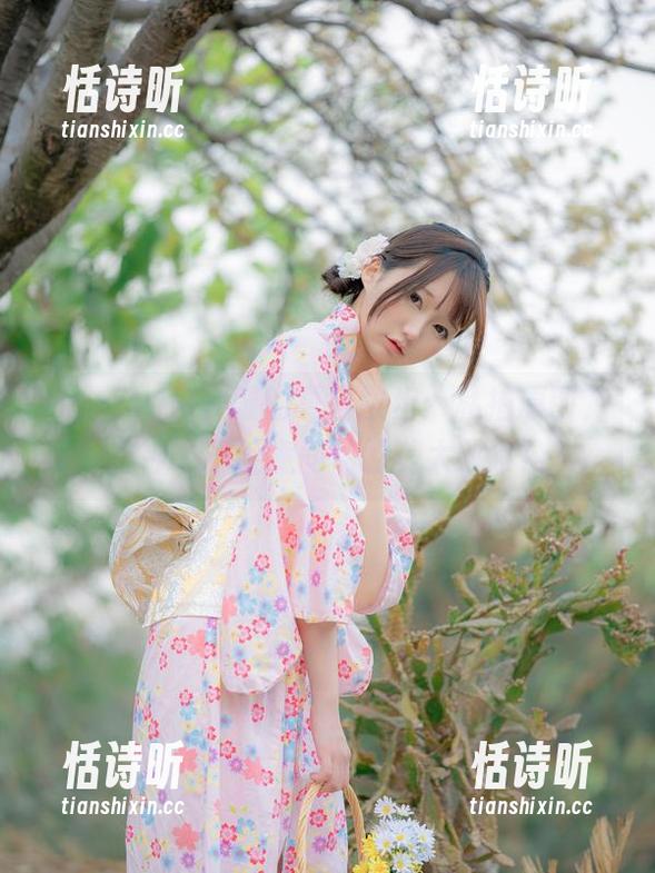 nagisa魔物喵的夏日散步：私拍原图，这种‘不经意间’的美太致命！
