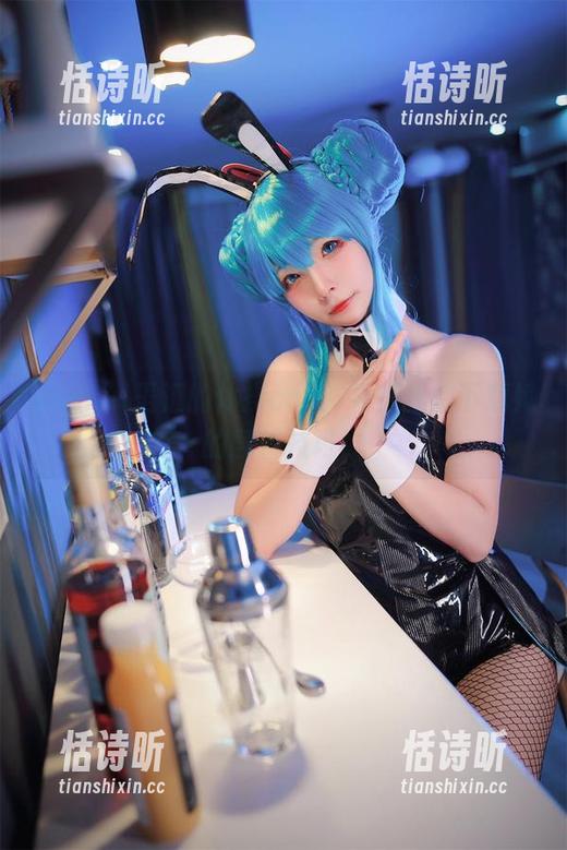 yuuhui玉汇的体操cos：看得我想下载她的翻转技巧！