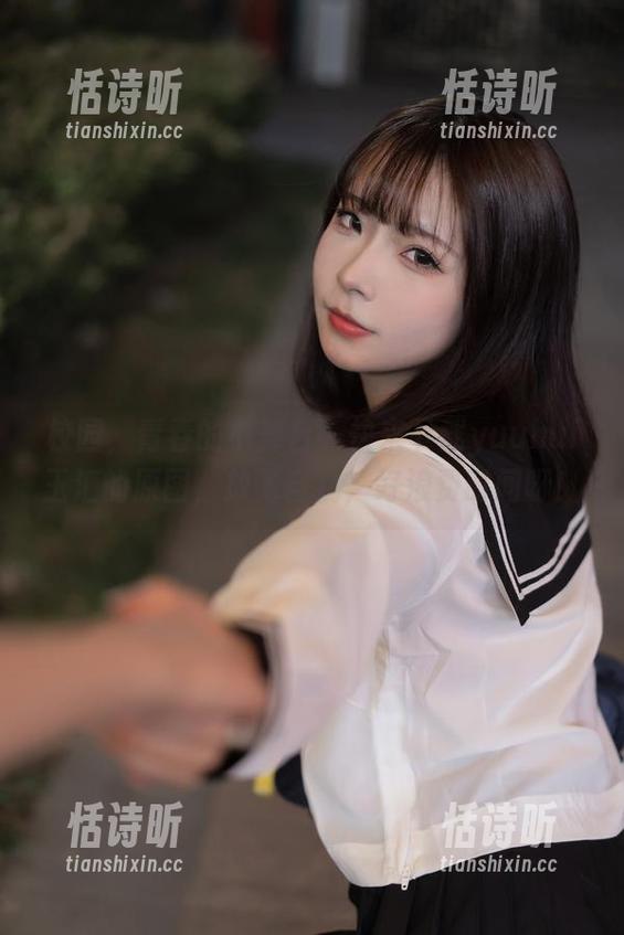 校园，青春的小舞台，快来下载yuuhui玉汇的原图，放飞自我，好浪费时间呀！