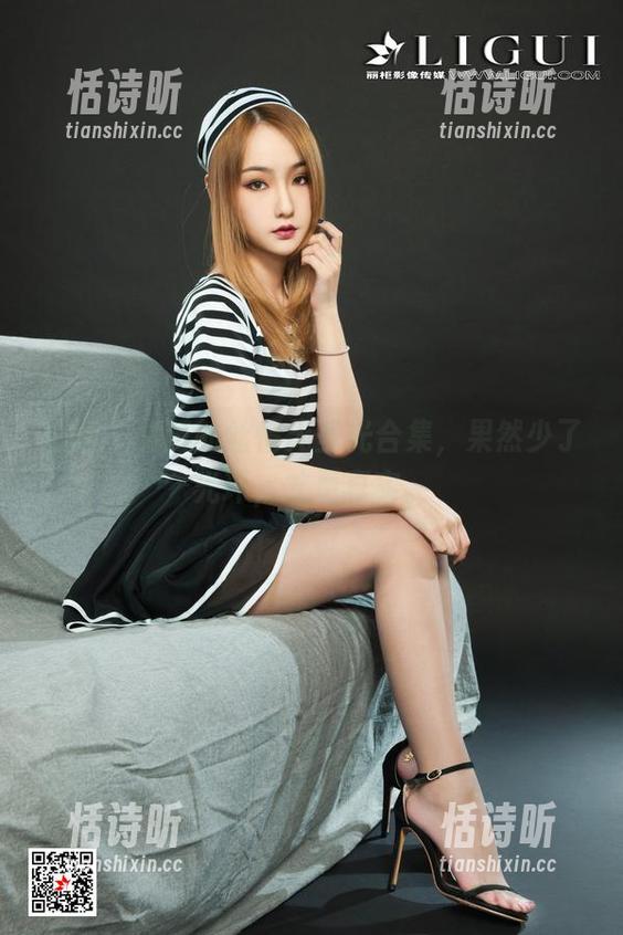 丽柜-文芮 丽柜 - 文芮的丝情无圣光合集,果然少了光环,才更真实。