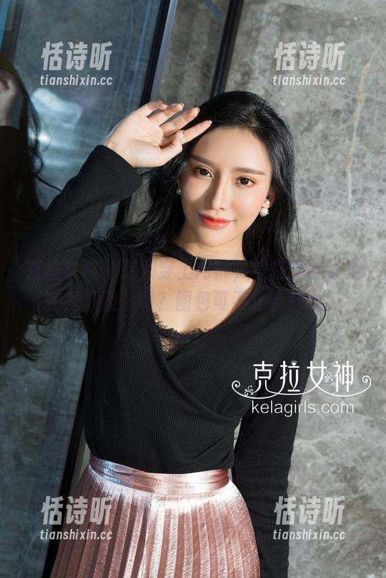 克拉女神 - 芝月穿上网袜，是在秀腿还是在秀“腿”啊？图包可不止于此哦。