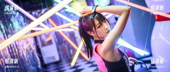 在周叽是可爱兔兔的在线可爱合集里，我变得好像也…！