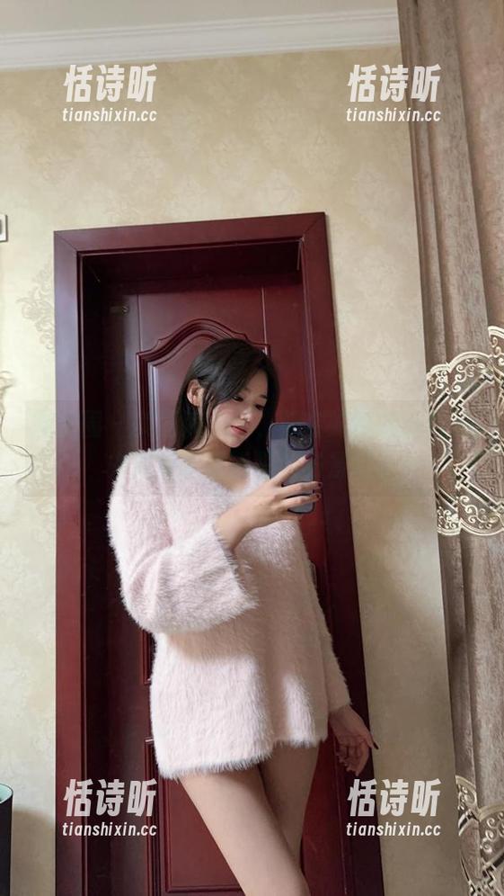 奶宝妹纸 微密圈 - 美图满天飞,奶宝妹纸的小红布兜像极了童话里的场景呢。