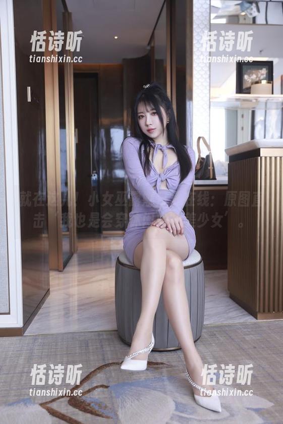 就在这儿！小女巫露娜日常在线：原图直击‘我也是会穿休闲服的美少女’。