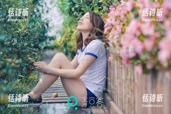 推女神 - 整个图库都在为琪琪qlql的白裙鼓掌，谁还没迅速下载一个？