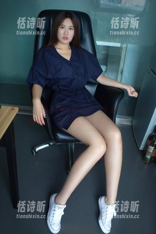推女郎 - 沙子的红裙私拍：水果沙拉、海边漫游，以及意外的捆绑红裙!