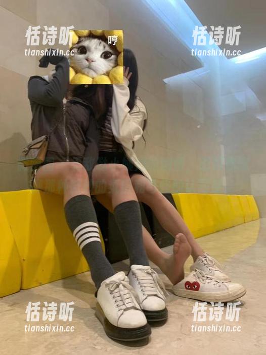 微密圈 - 无敌哒小姨妈的剧情，想跟你聊聊那种微妙的氛围和奇怪的认同感。