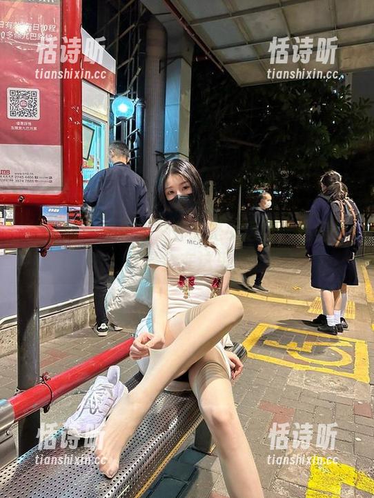 微密圈 - 牛仔裤之外的是小逗逗，私房作品全在这里