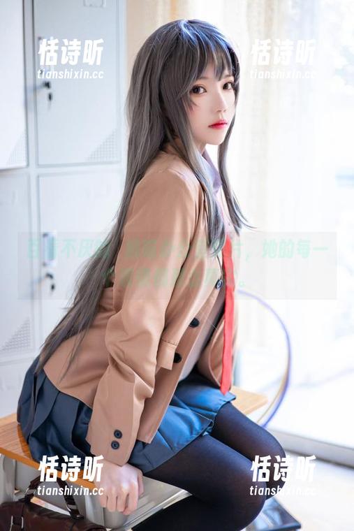百看不厌的桜桃喵办公室照片，她的每一个表情都那么真实。