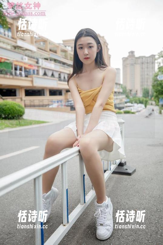 梦丝女神-刘诺 梦丝女神 - 刘诺在短裤里的涌动:精选套图,真让人好奇那双腿!
