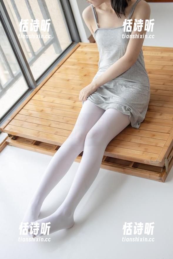 森萝财团 - 铁轨边的JK白丝美少女——吸吸说，免费图片还能这样玩？