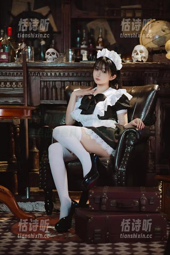 樱井宁宁的兔女郎作品集：配色和姿势，有点出乎意料，却又恰到好处。