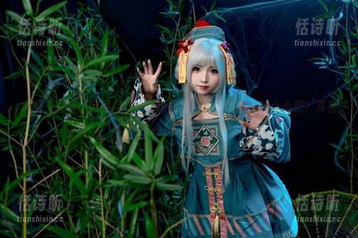 爆机少女喵小吉的月华清，原图里藏着多少顽皮的小心思？真有趣！