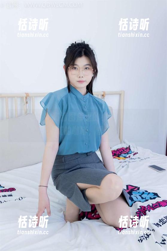 物恋传媒 - 高清图库里的小竹，知性如同一杯细腻的咖啡，慢慢品味。