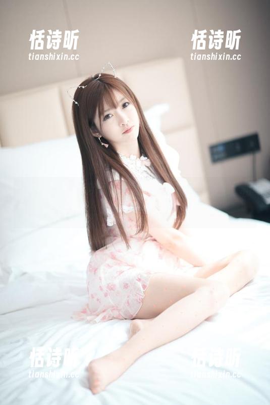 王羽杉 王羽杉的套装写真,每一张都像在偷偷和我打招呼