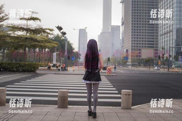 如果白色有灵魂，那肯定是白金Saki！原图里的每一寸都散发纯白的光泽。