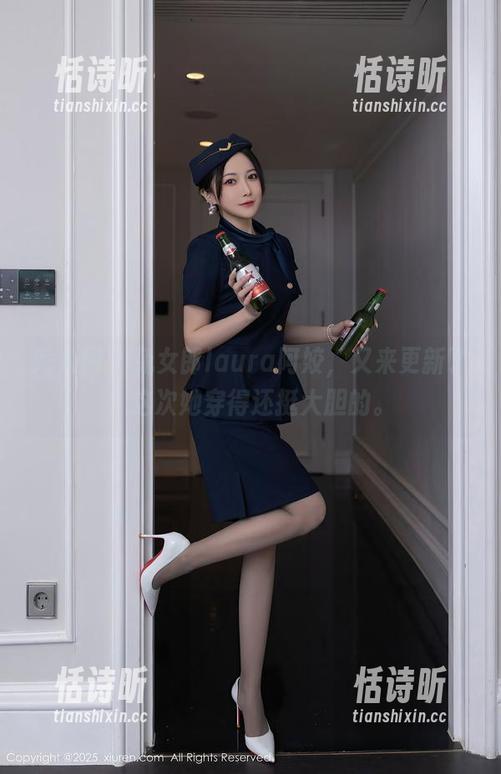 秀人网 - 兔女郎laura阿姣，又来更新了，这次她穿得还挺大胆的。
