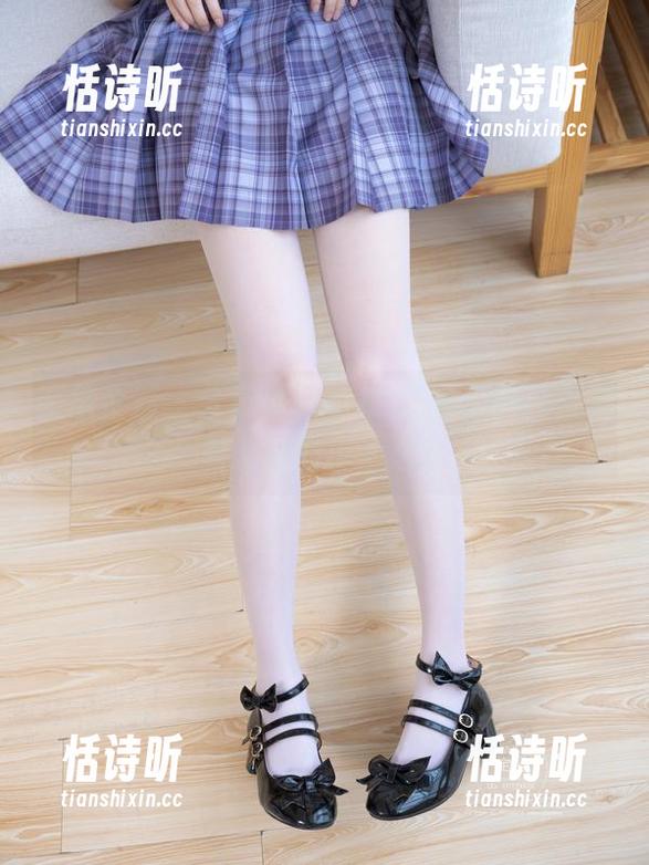 紧急企划 - 分享小恩的JK经典，图片里藏着微妙的小心思？