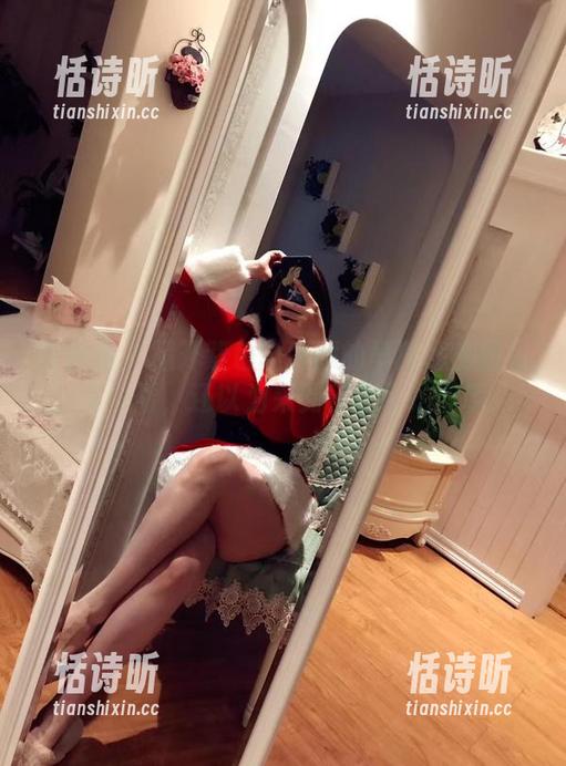 紫色哒豚豚 微密圈 - 揭开紫色哒豚豚的早期私房图集,乍一看,还以为来到了古街拍照呢!