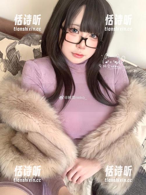线上冲击波！“纯爱neko”的裤里丝写真，引发我心中小小的骚动，嘿嘿。