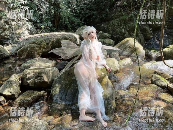 又来了！自闭颜球球的免费作品‘邪灵魅魔’，就像潮水般扑面而来