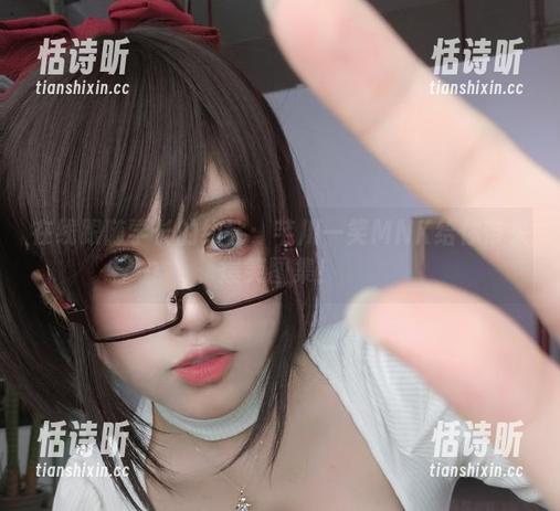 在线跟随学长的约会：芊川一笑MNK给你带来爆笑图集！