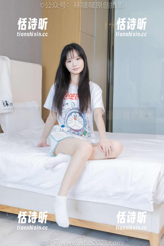 袜啵啵 - 新鲜出炉的美图—甜甜圈学姐又来了，更新了！