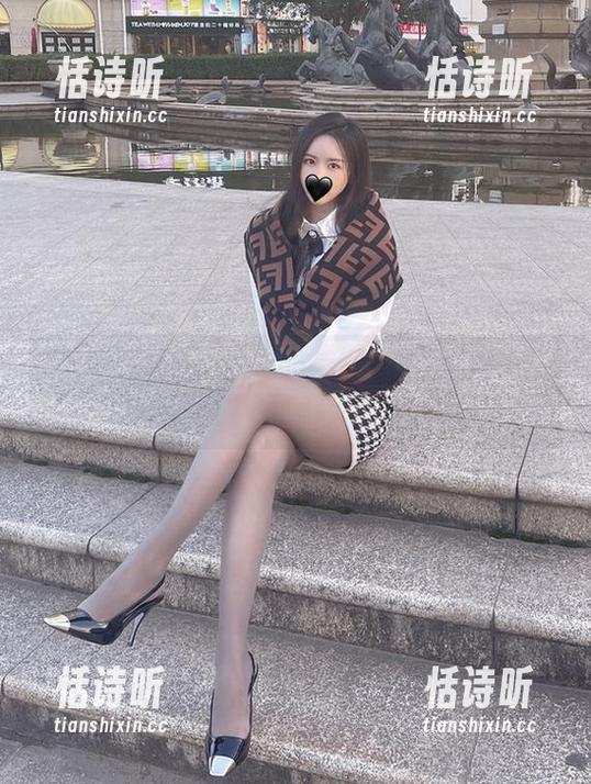 微密圈 - 软妹小九九的秘密被这些图片撞上了，资源都不放过？