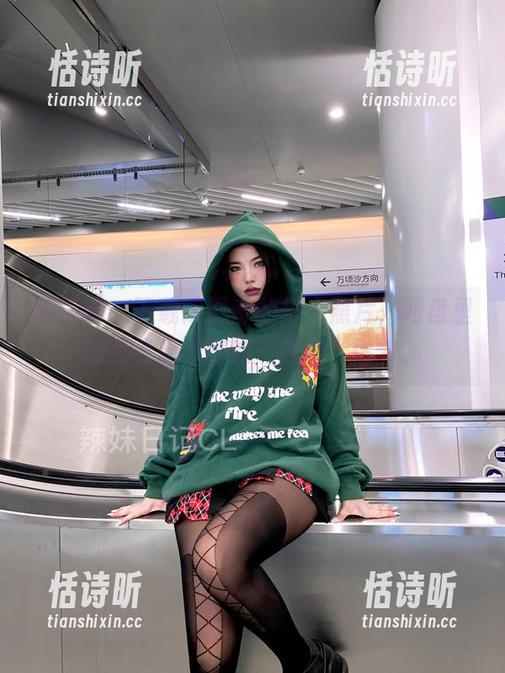 微密圈 - 下载陈佩奇的护士照片，网盘里都是意想不到的“患者”情节。
