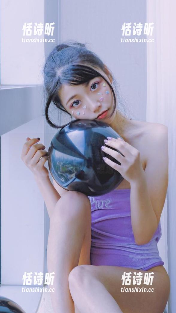 微密圈 - 陈妮妮UNI与她的蓝蕾丝黑丁字搭配，免费资源恍如一缕飘浮烟雾，无从把握却让人想追！