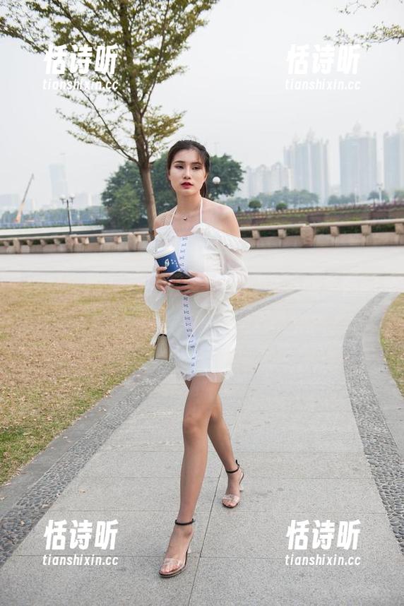 魔镜街拍 - 美图登录！凯恩说她能点亮的不止是我的心。