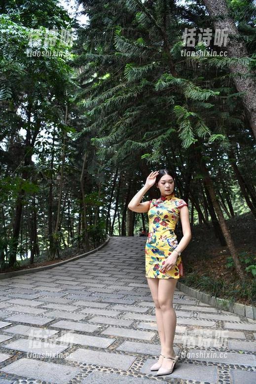 魔镜街拍-婷婷 魔镜街拍 - 当工作服撞上黑丝:婷婷把日常铸造成了一幅独特的图画。