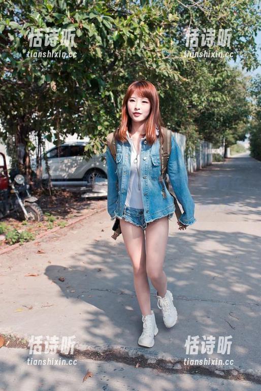 魔镜街拍 - 两眼一抹白，楼楼的连衣裙在高清图库中俘获我的心，难怪这衣服火爆！