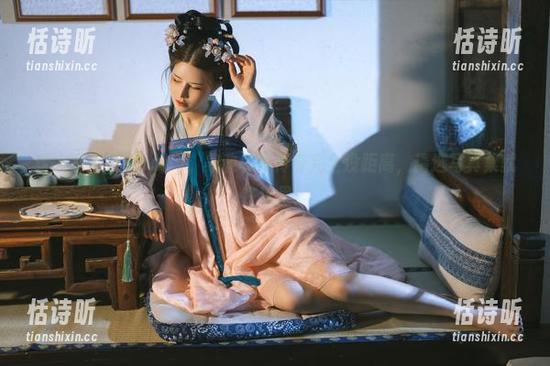 看人家鹿八岁baby，家政和写传奇完全没距离，精选写真集就在这里！